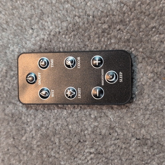 Humidifier w/Remote. - Picture 2 of 3